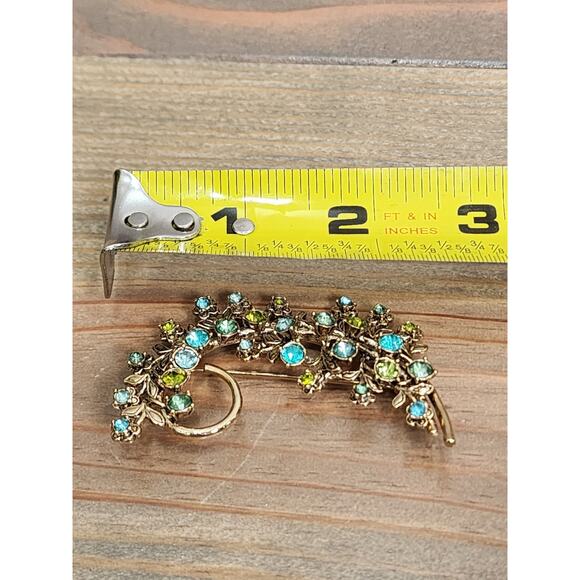 Vintage MONET Brooch Pin Green & Blue Rhinestone Gold Tone Feather Floral Swirl - Picture 6 of 6